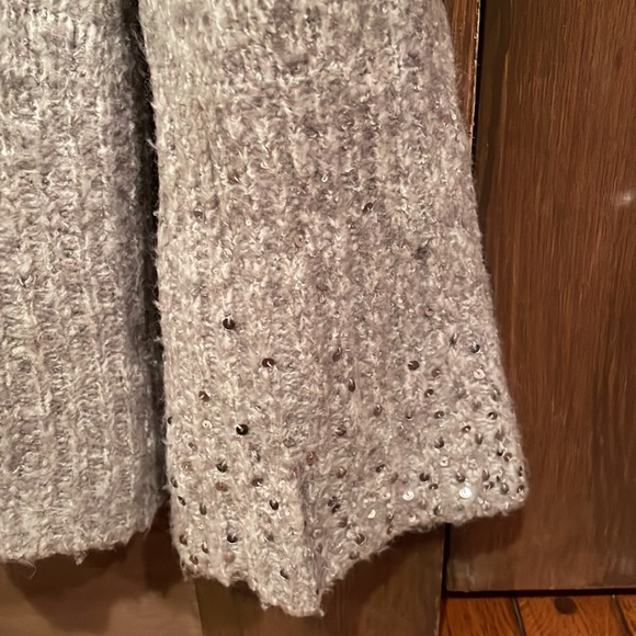 White Black gray sparkly sweater - Picture 4 of 6